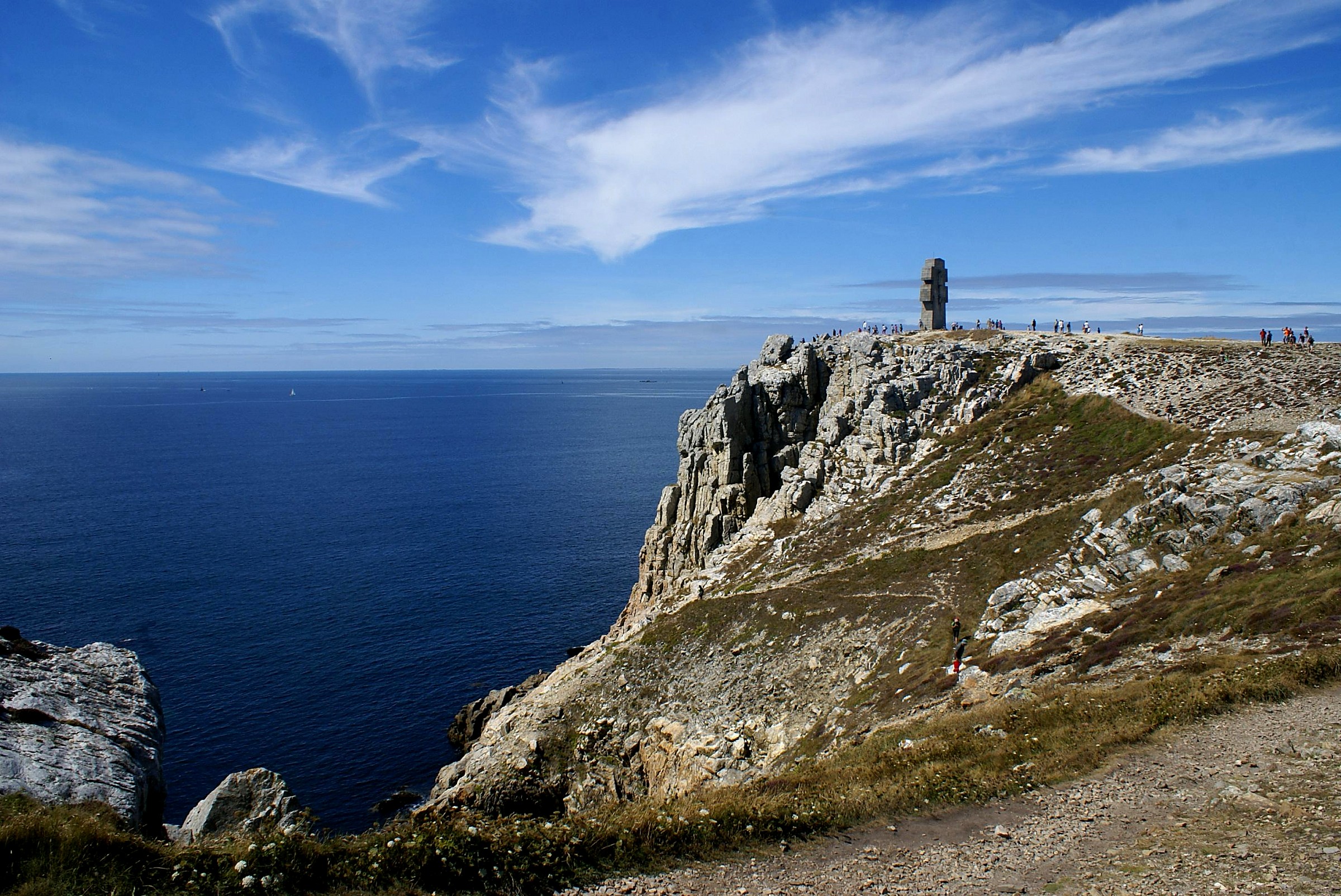 Facing the ocean and the sky - Pointe du Penhir
