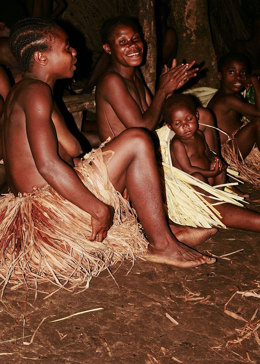 Cameroon: Dja reserve - Baka Pygmies 4