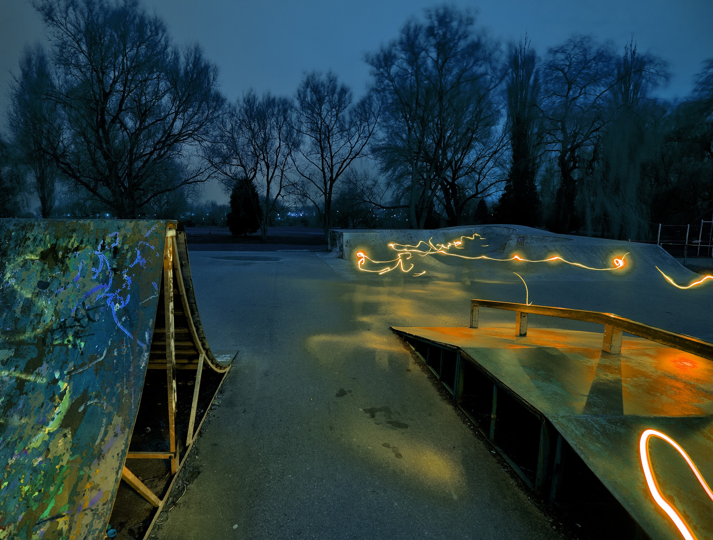 Pista da skateboard at Night