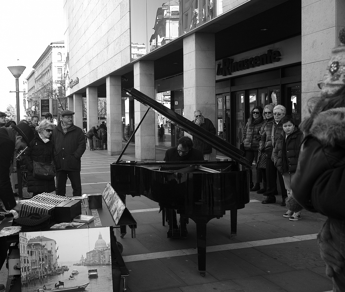 pianist out of place