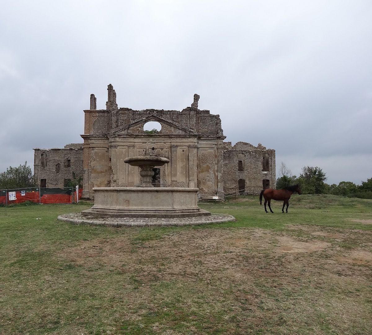 Church of St. Bonaventure and horse