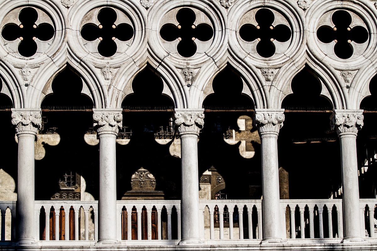 Venice, lights and shadows