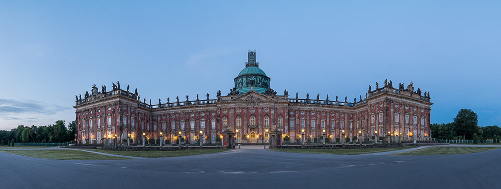 Das Neue Palais Frontansicht