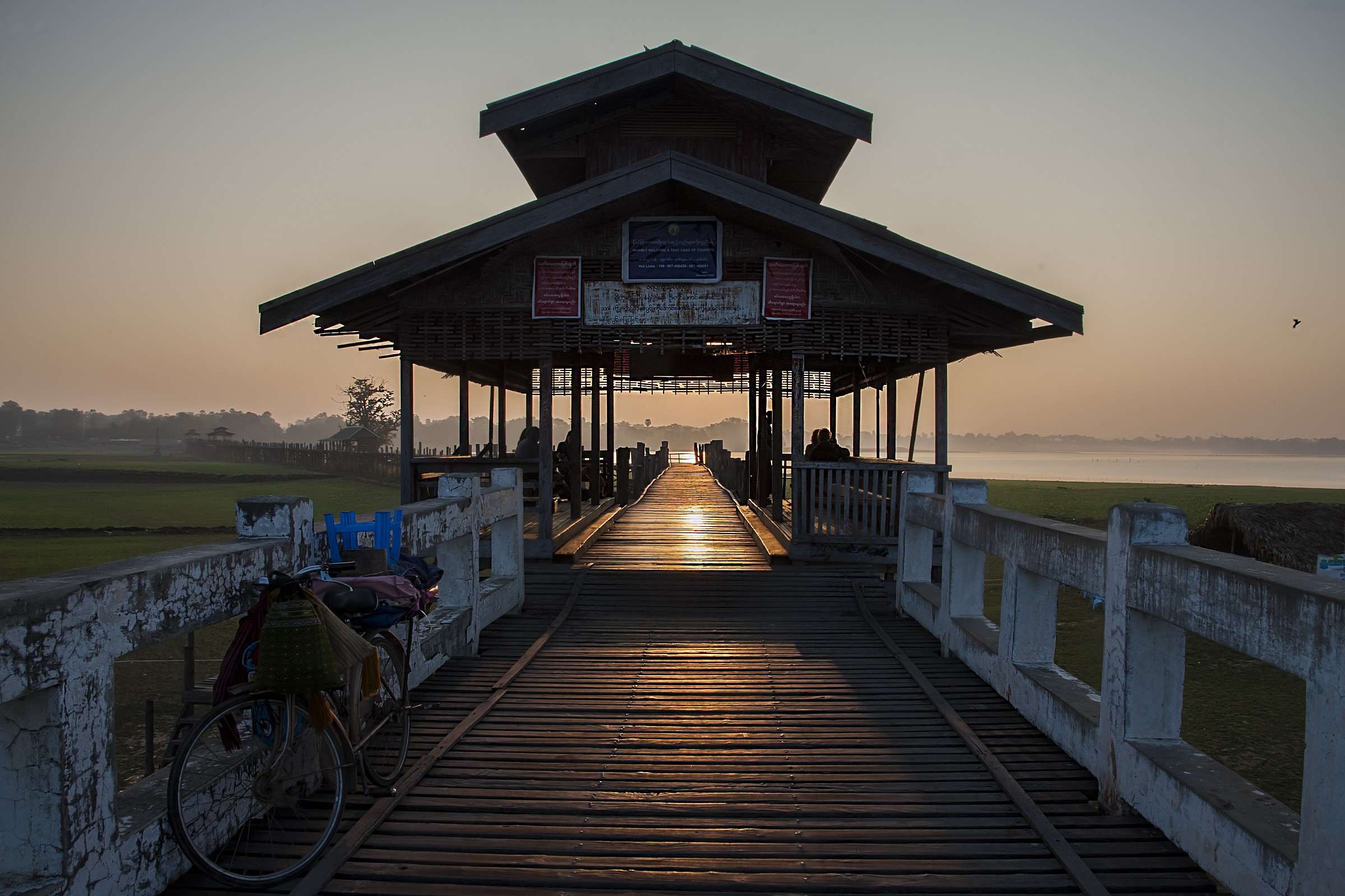 U Bein's Bridge at dawn