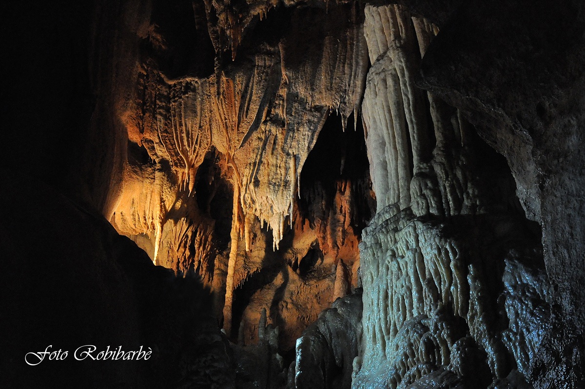 Cave of the fig tree .....