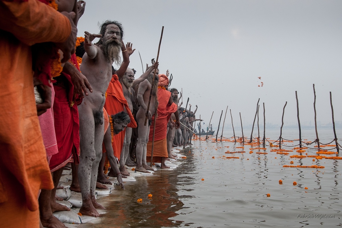 Finalmente sulla riva del Gange: in attesa del segnale