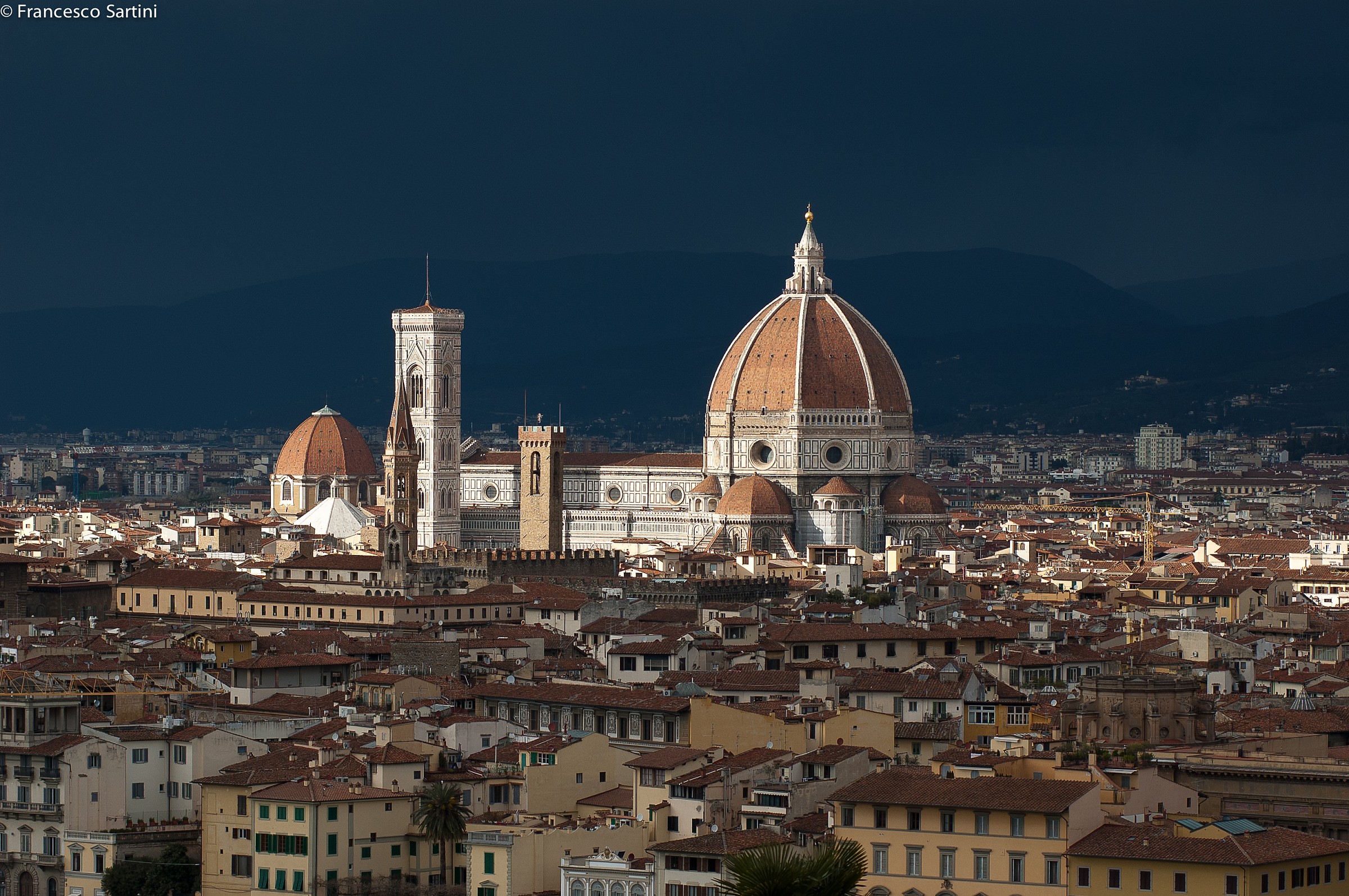 Il Duomo un attimo prima del temporale