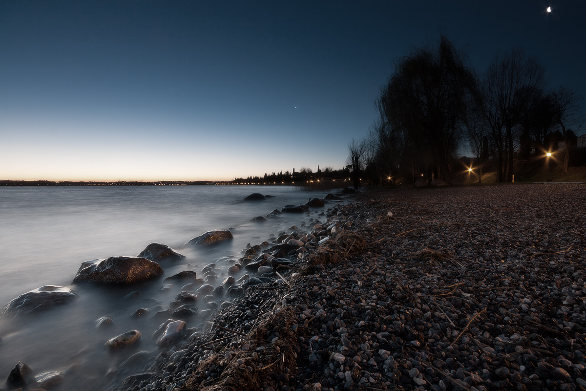 Between night and day