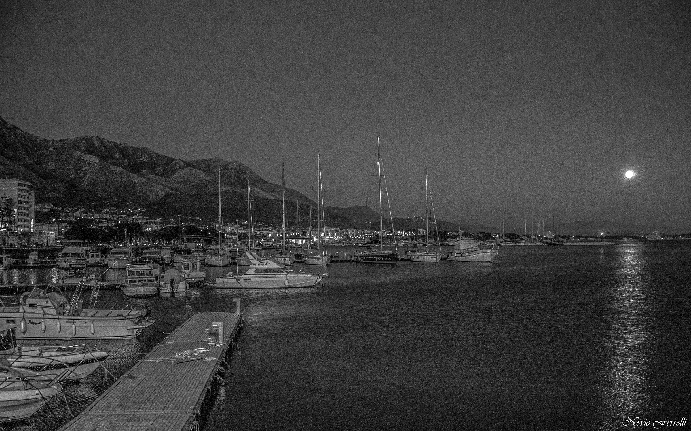 La pioggia e la Luna