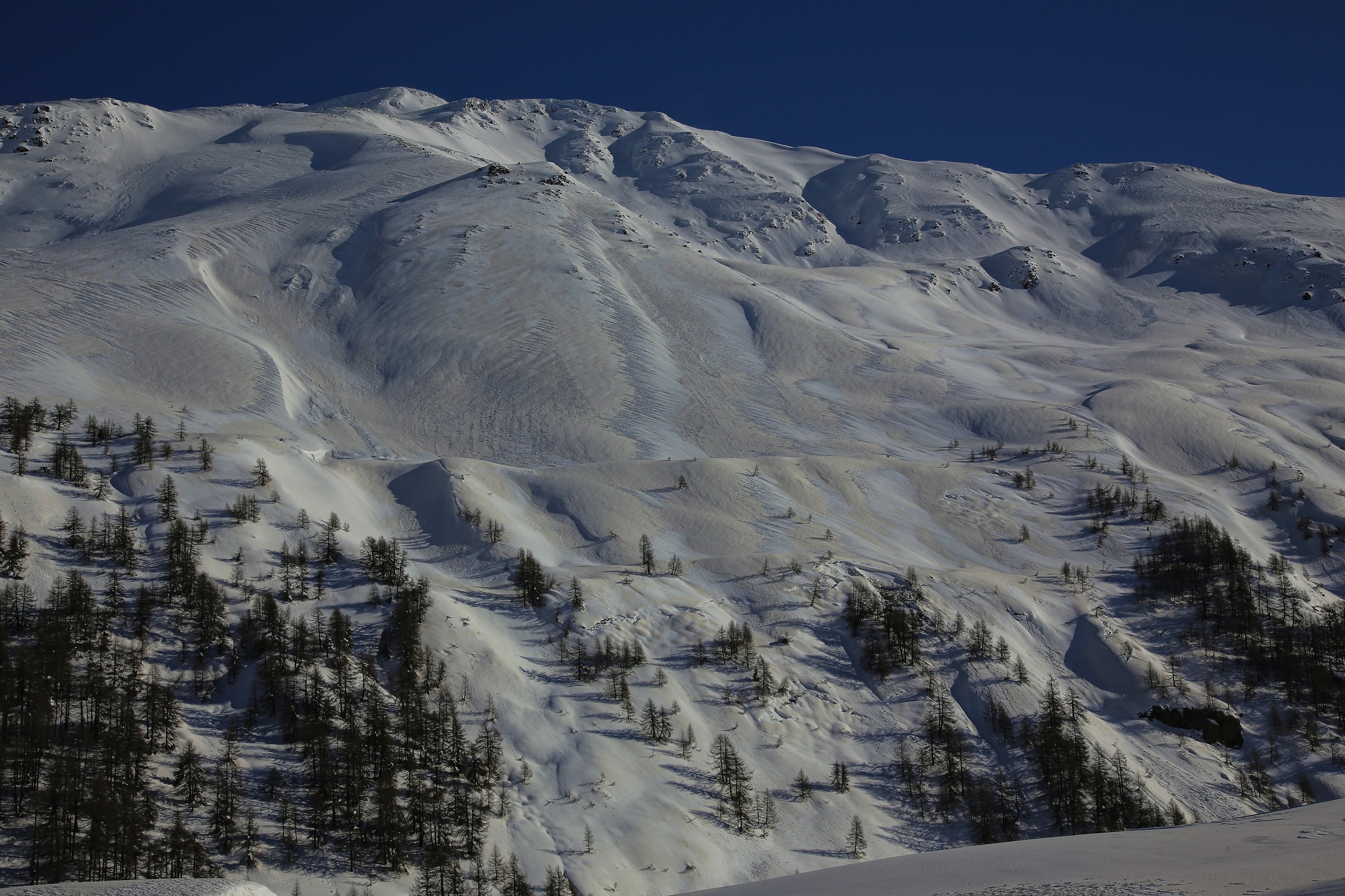 neve colorata dalla sabbia del deserto
