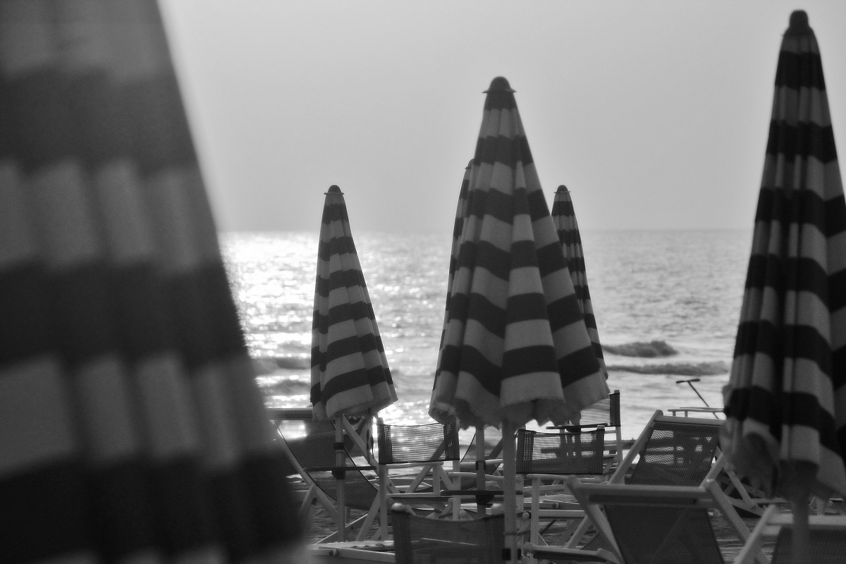 Ombrelloni al tramonto