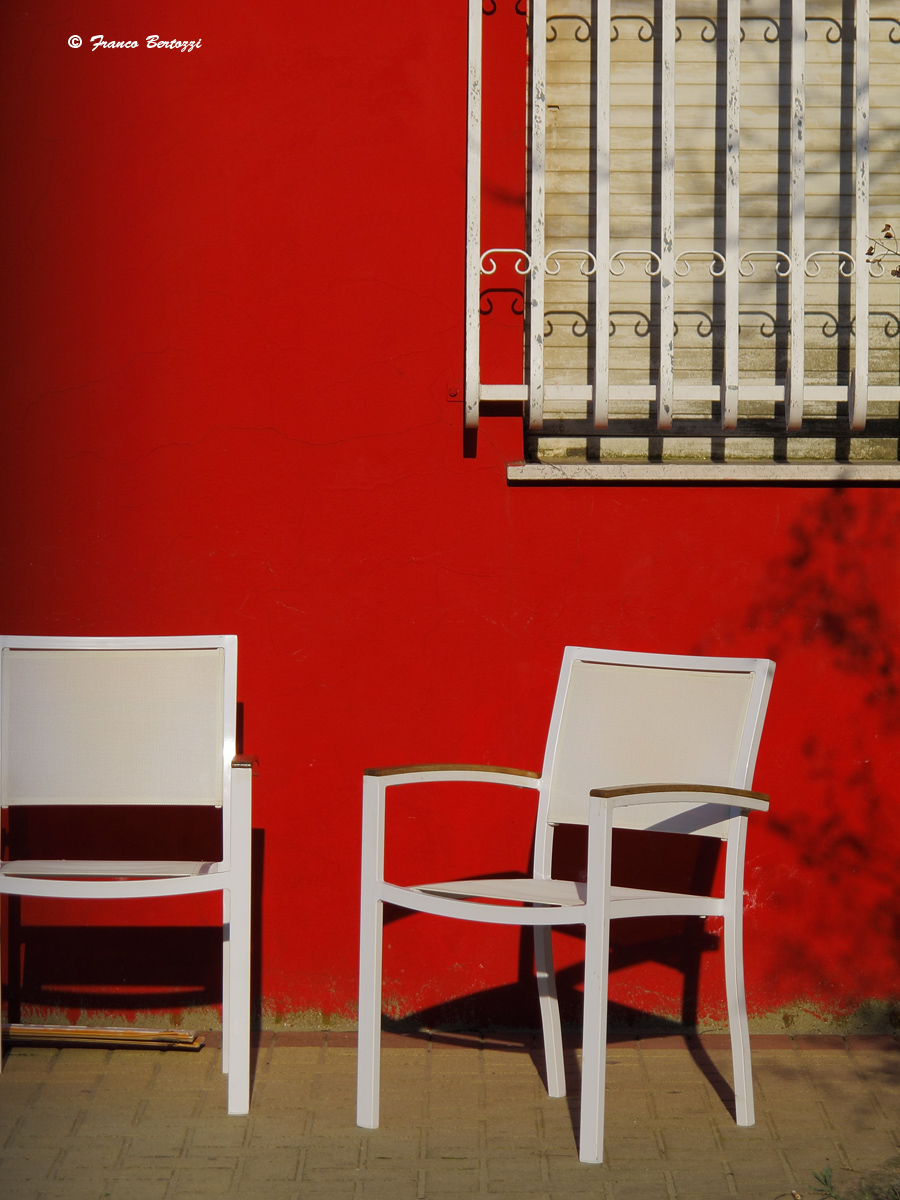 chair in red