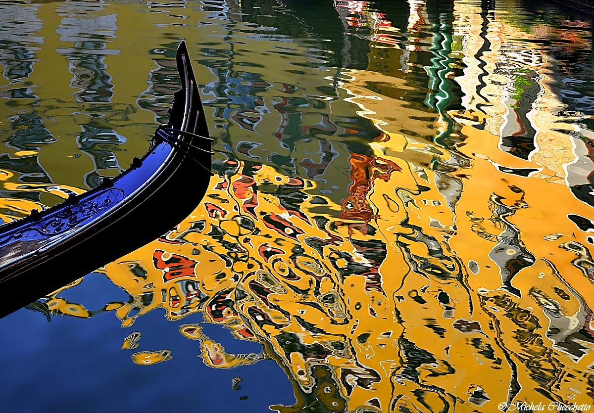 Carnival in Venice's colors