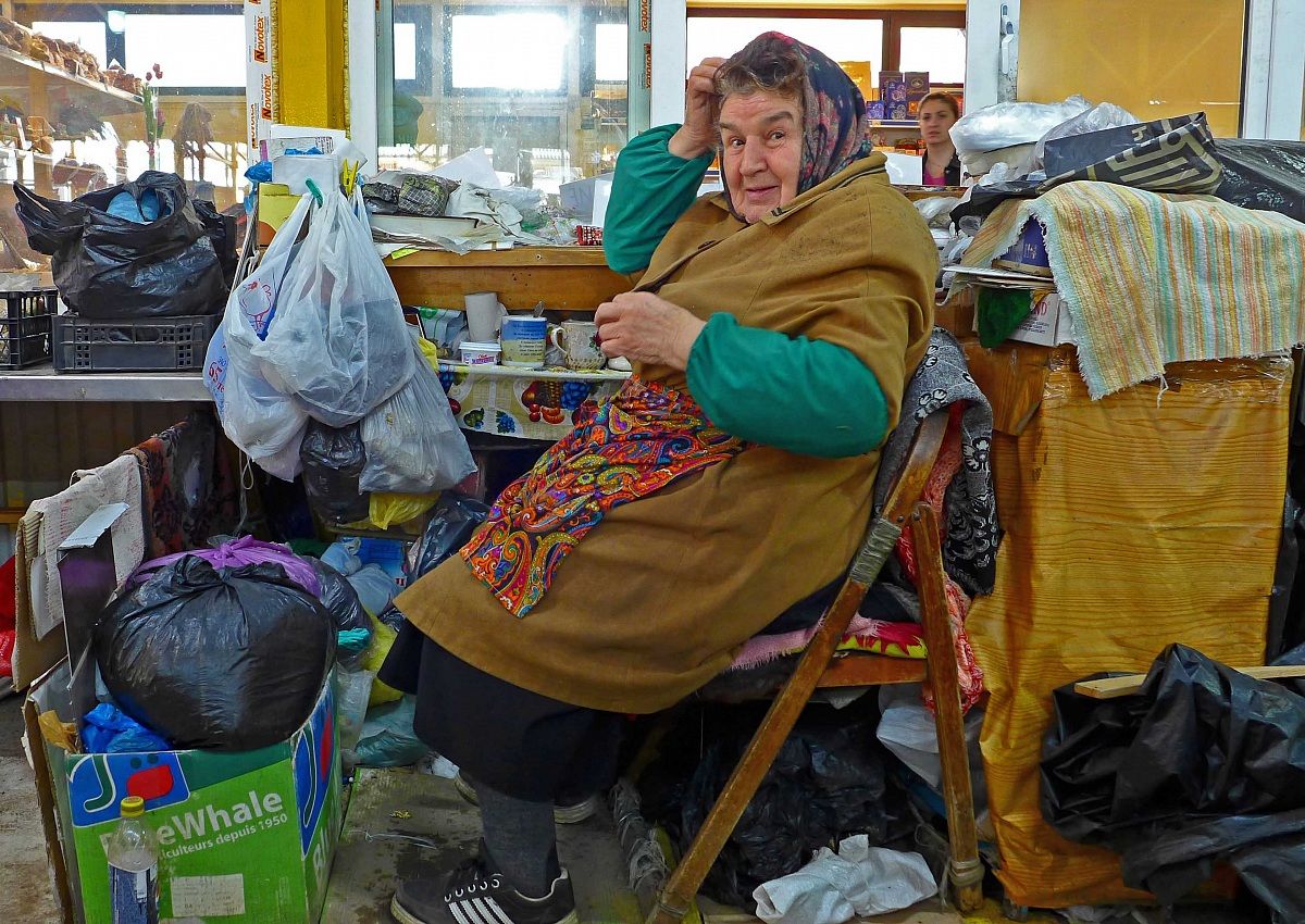 Le donne del mercato coperto di Adler-Sochi. (Russia)