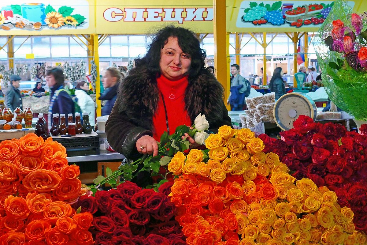 Le donne del mercato coperto di Adler-Sochi. (Russia)