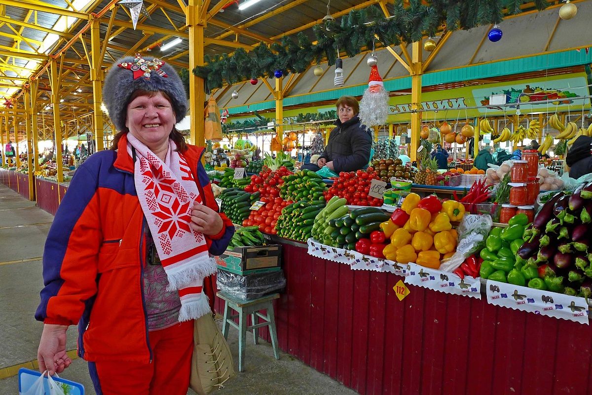 Le donne del mercato coperto di Adler-Sochi. (Russia)
