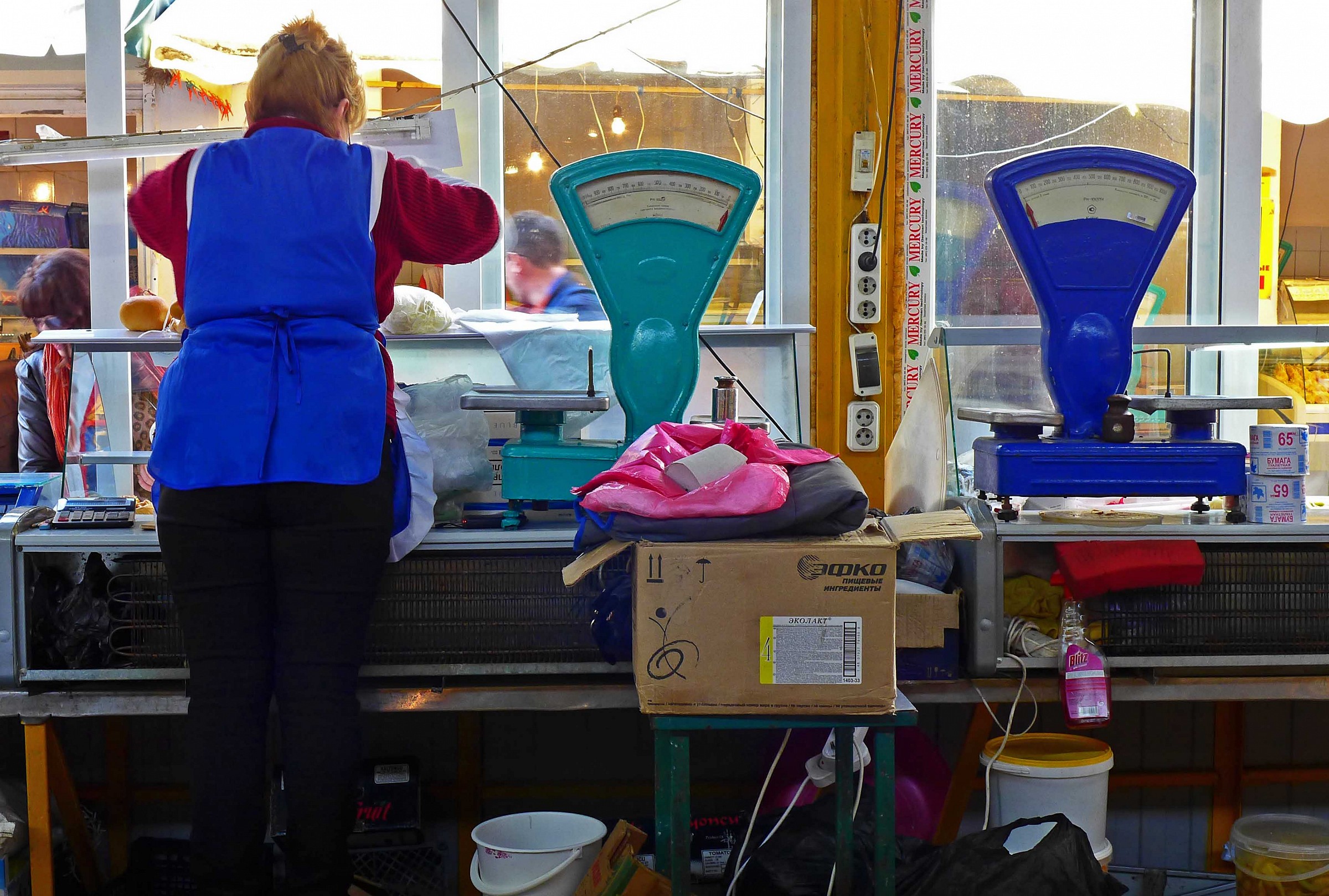 Le donne del mercato coperto di Adler-Sochi. (Russia)
