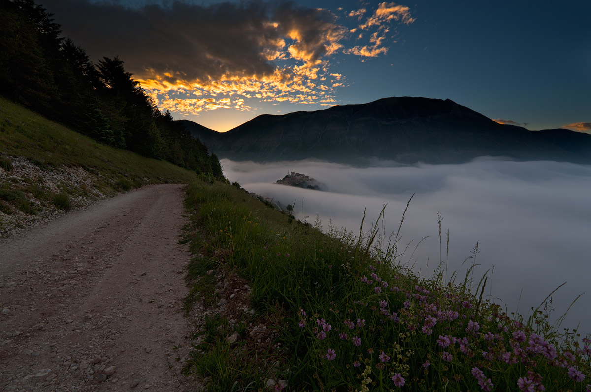 Again castelluccio