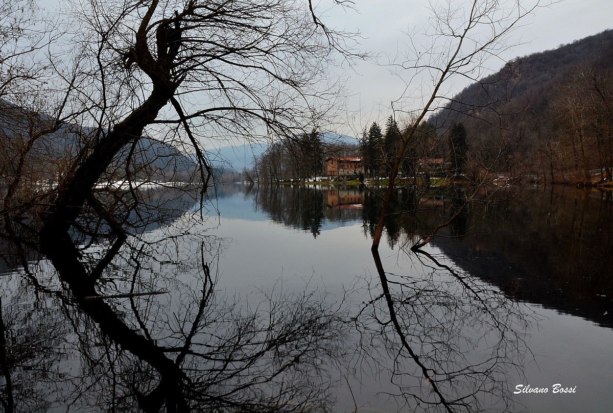 riflessi al lago