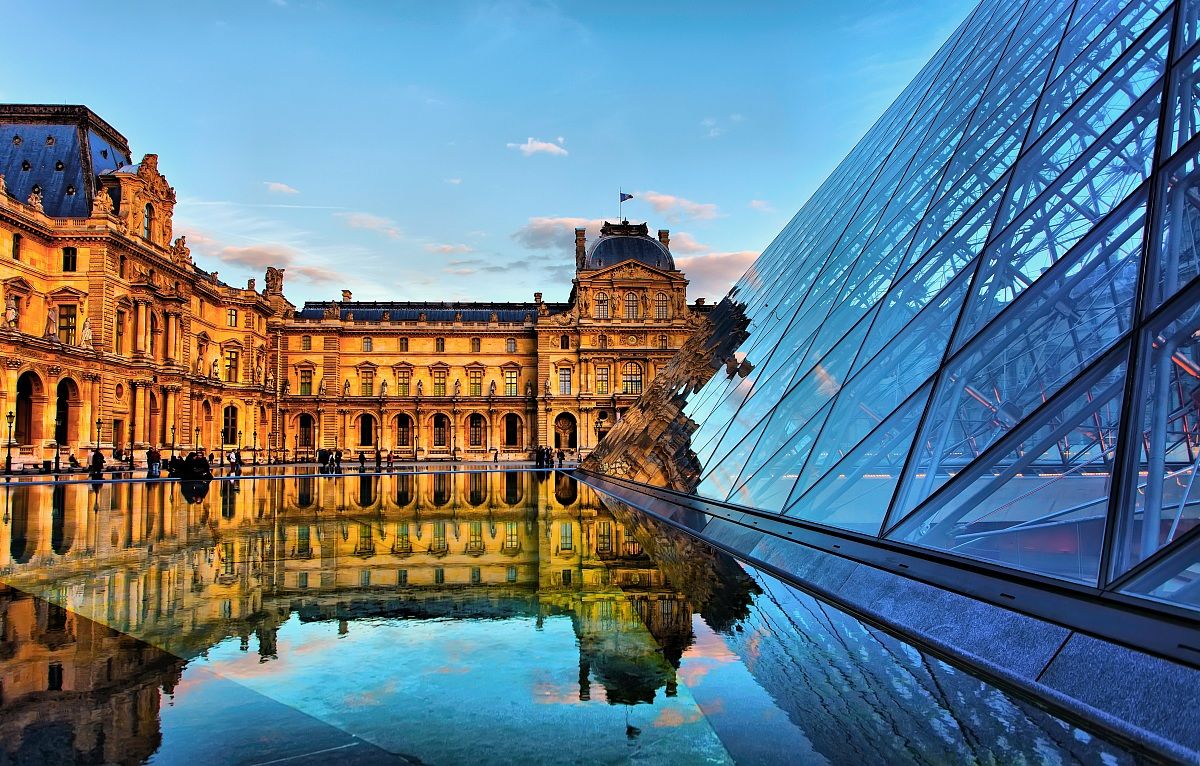 Les Piramides du Louvre 3