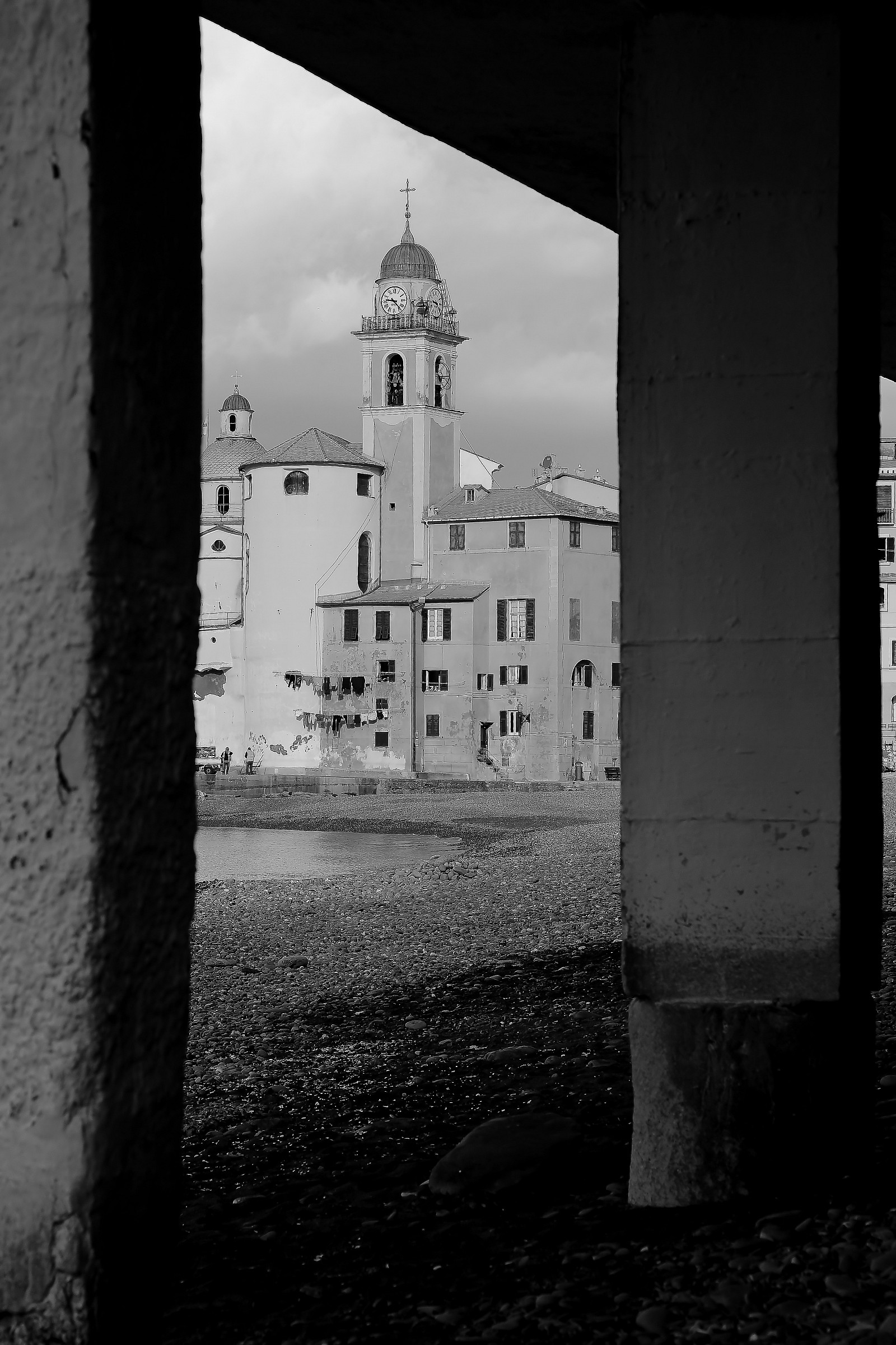 Chiesa in cornice (Camogli/ Genova)