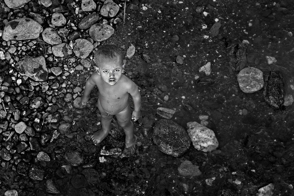 With the nose to 'upward