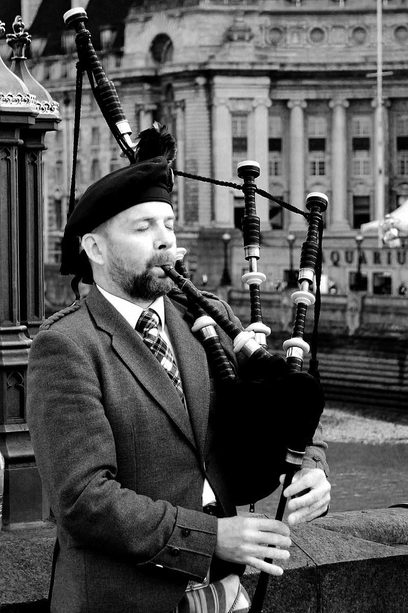 Bagpipe Player