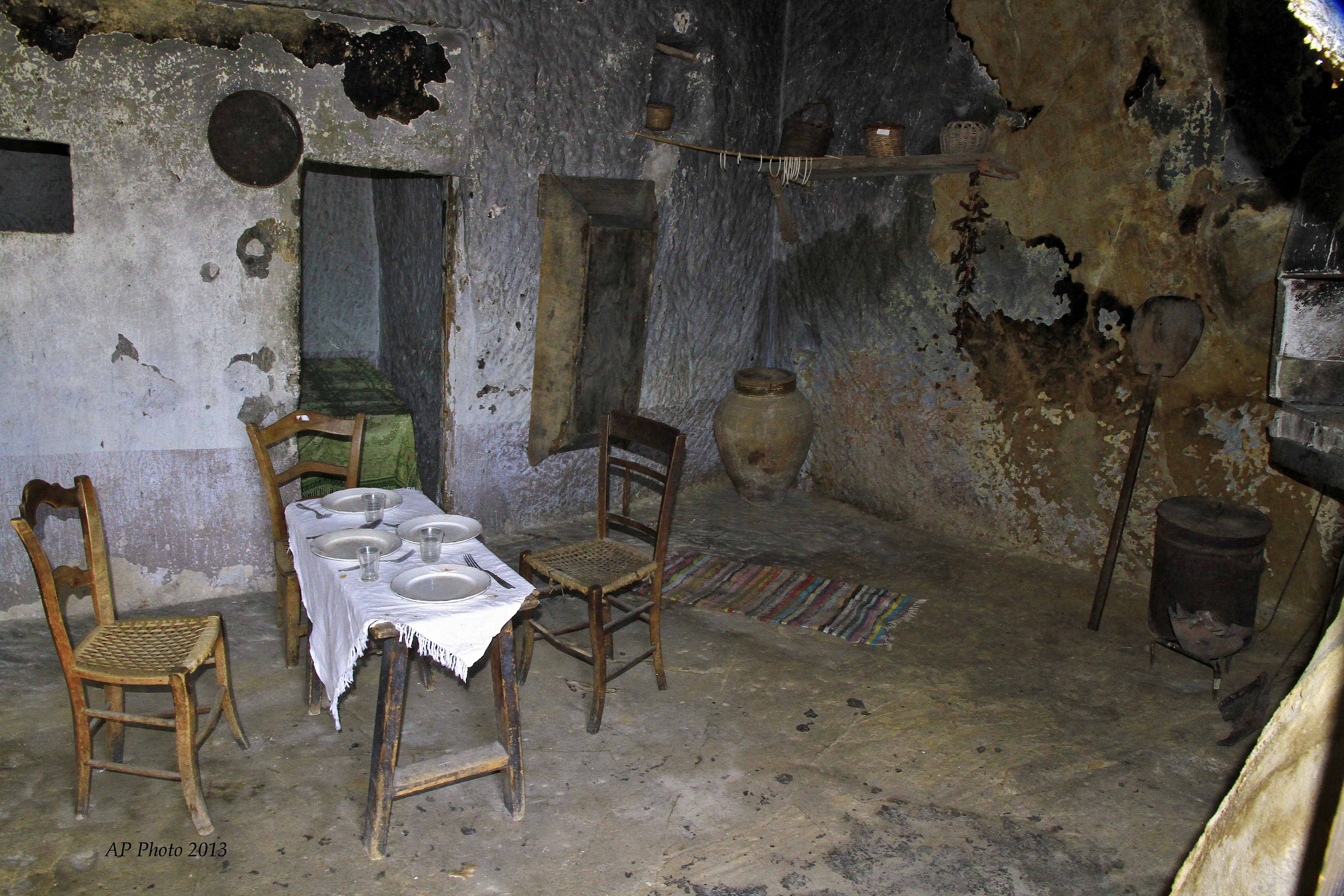 The caves inhabited Sperlinga - view of an internal
