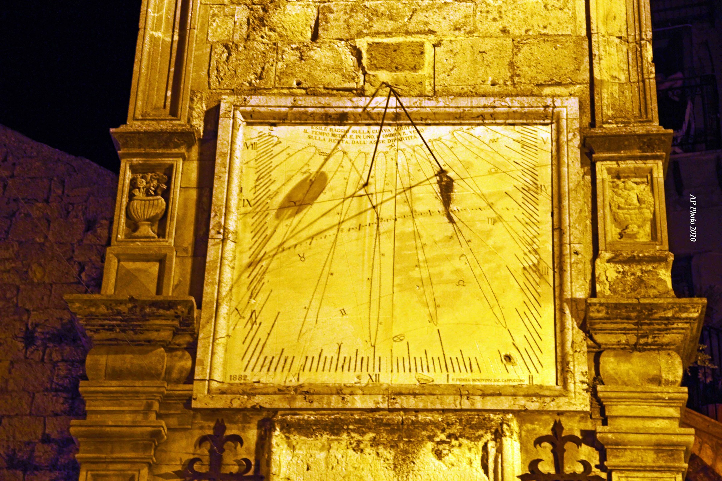 Petralia - the sundial