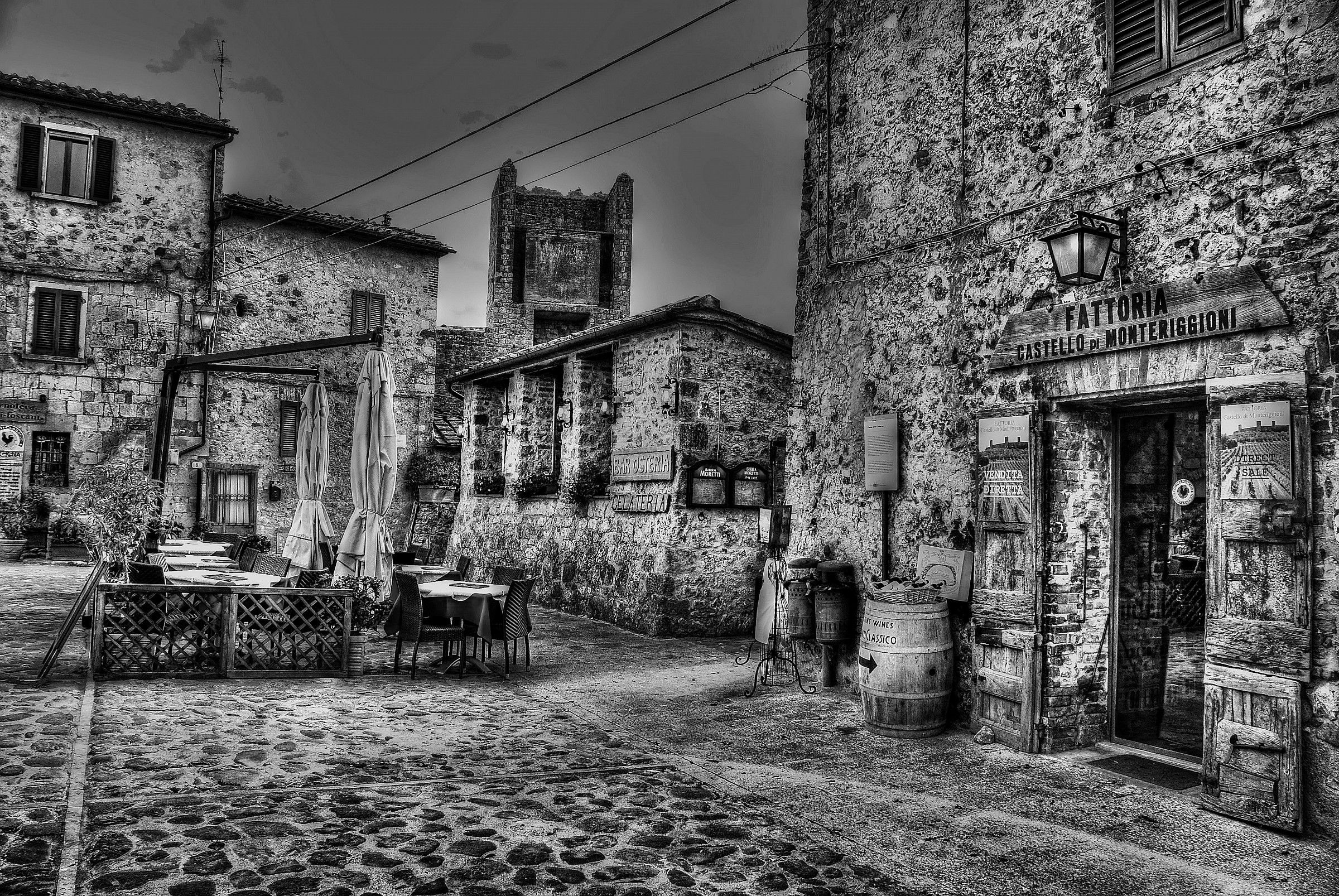 The magical atmosphere of Monteriggioni in B & W