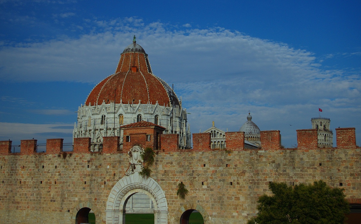 glimpse of pisa