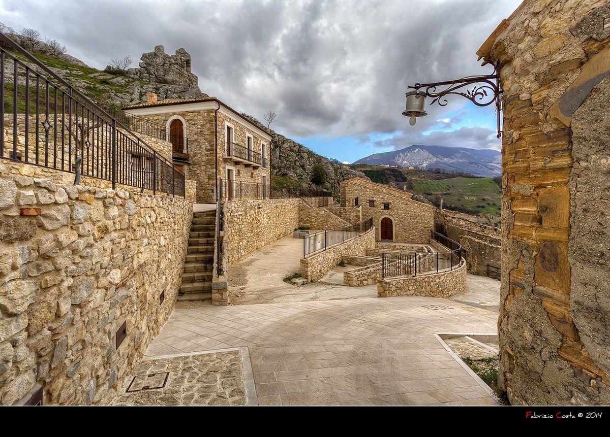 Restauri a Corvara Vecchia