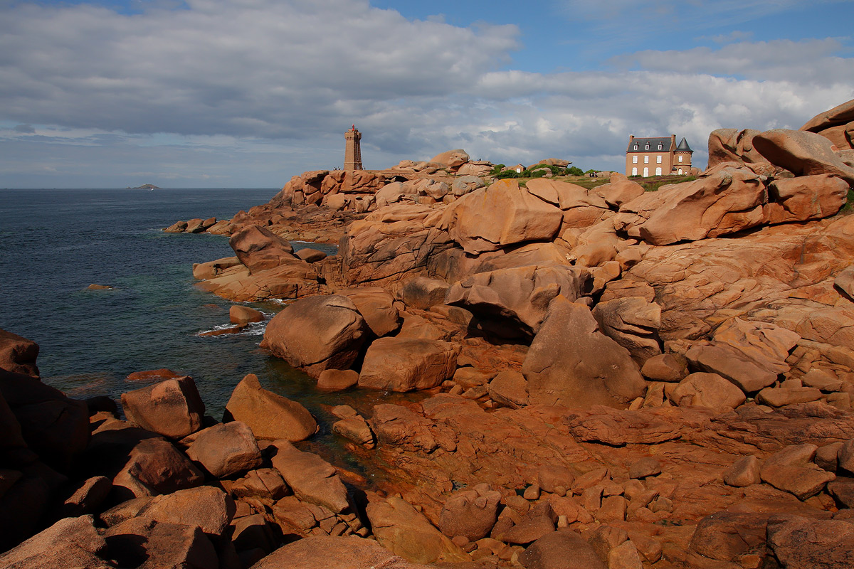 La costa di granito rosa.
