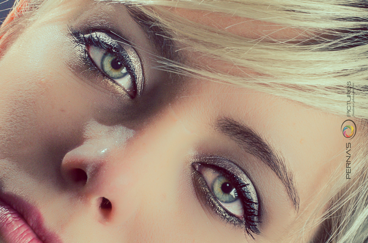 Sala Pose Perna's Pictures