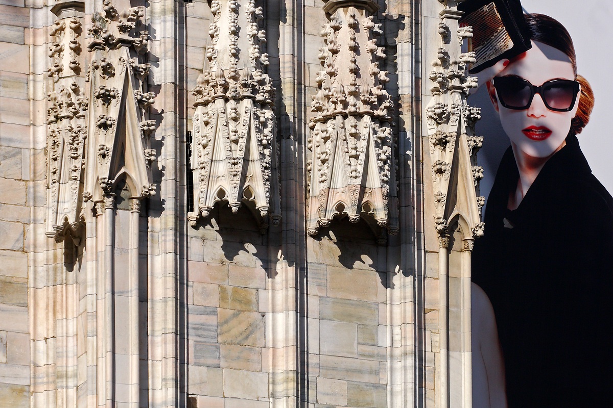 Milano, il Duomo 1 - Milano e i manifesti