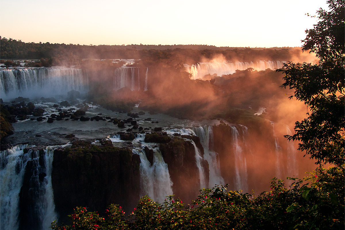 Vapors of the falls at sunset.