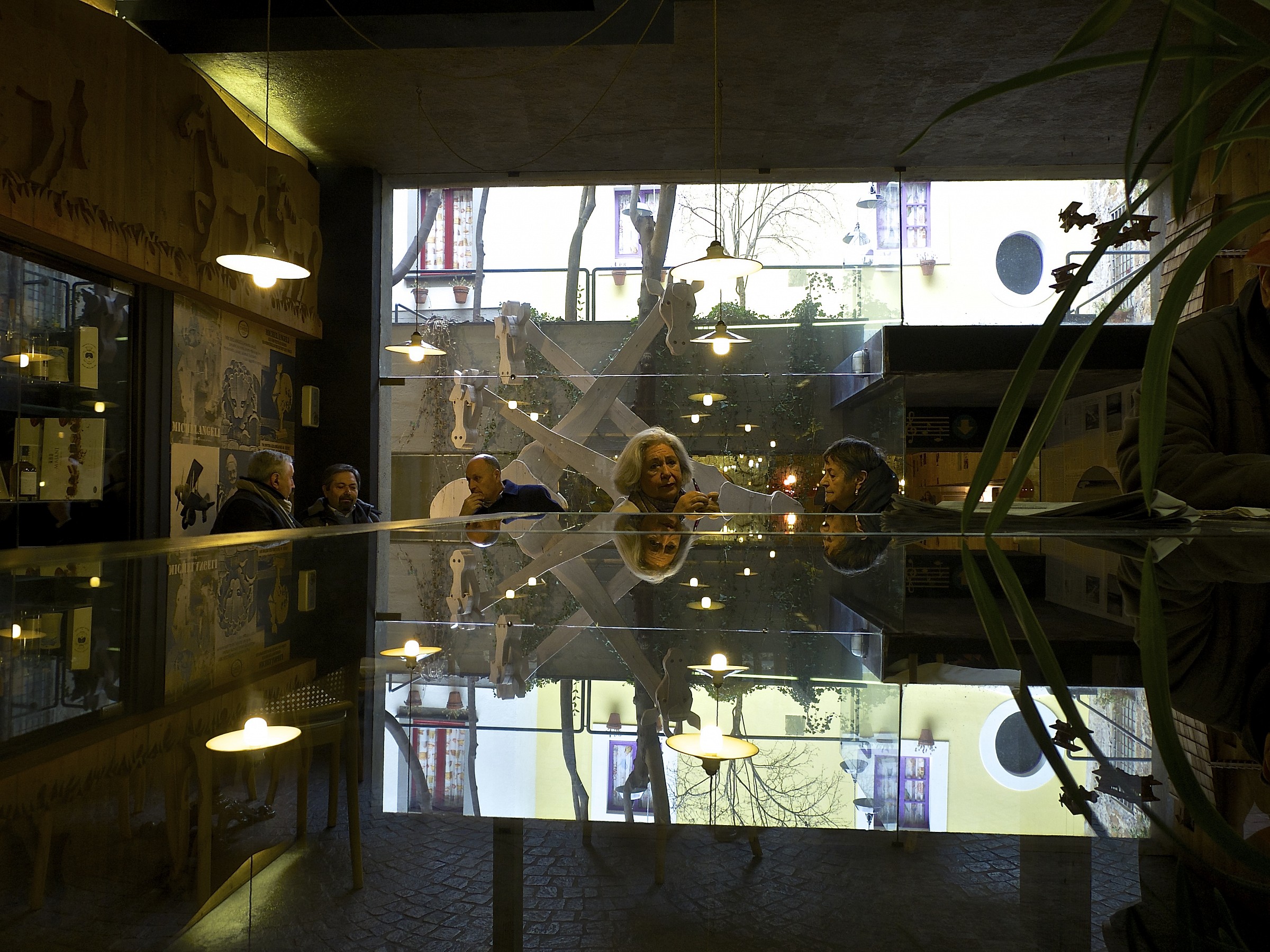 we were 4 friends at the bar ..