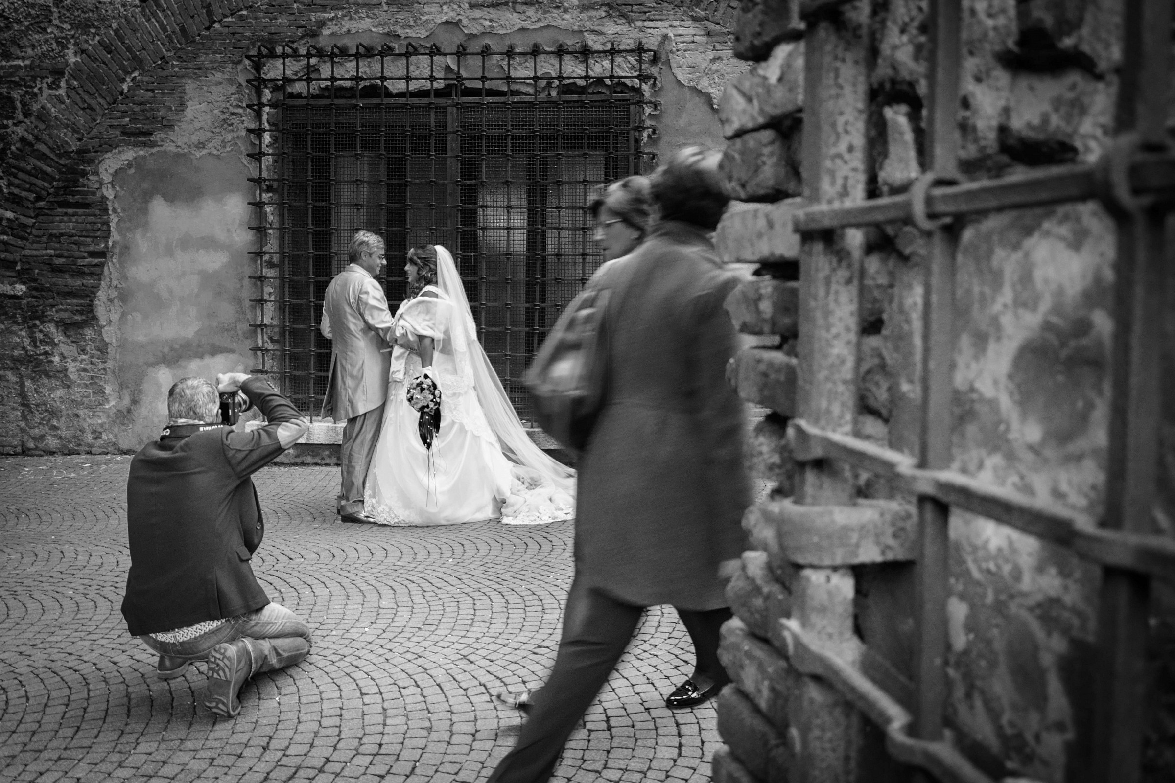 Photographer photographing, photographed