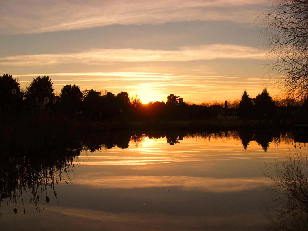 Tramonto sul lago