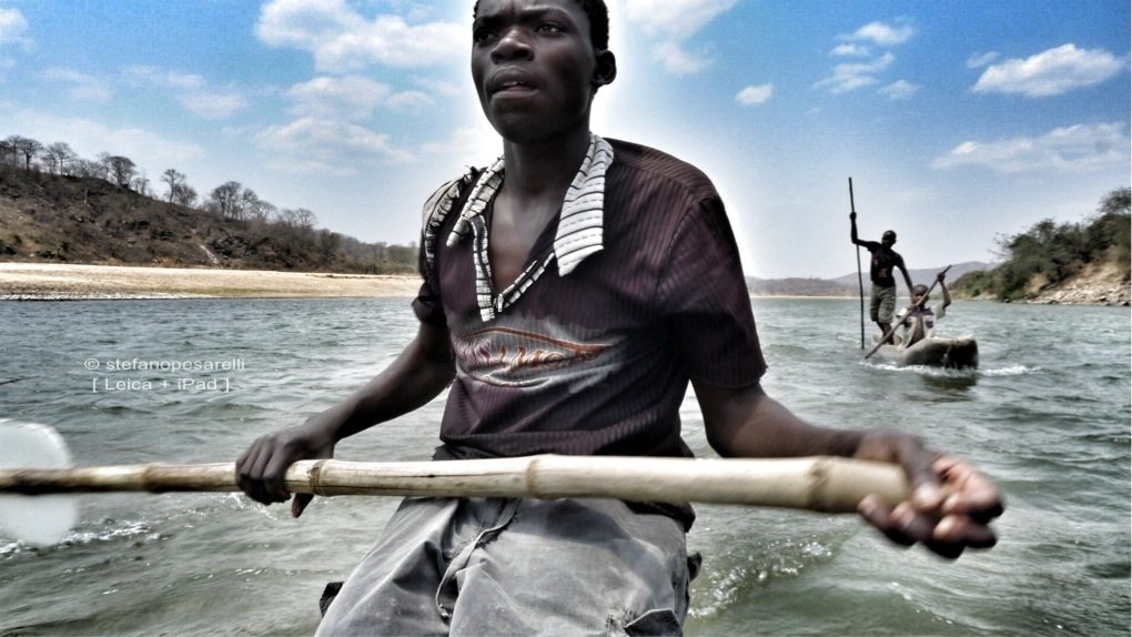 Africa, n viaggio con una Leica e un iPad.