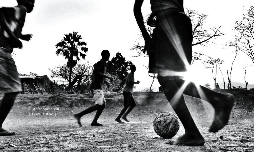 Africa, n viaggio con una Leica e un iPad.