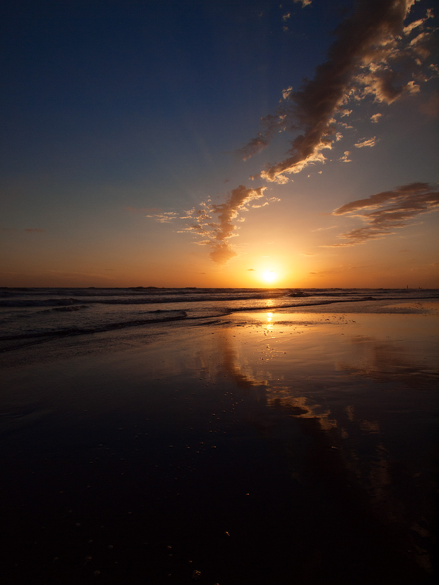 Symmetries in Monte Hermoso (arg).