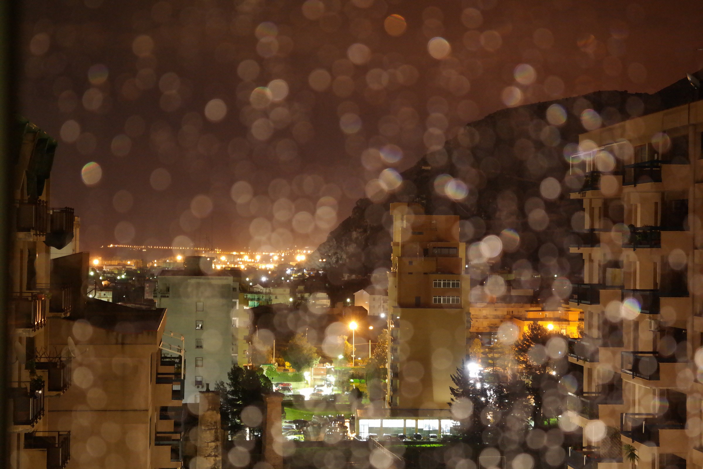 Sovraesposizione dietro la finestra