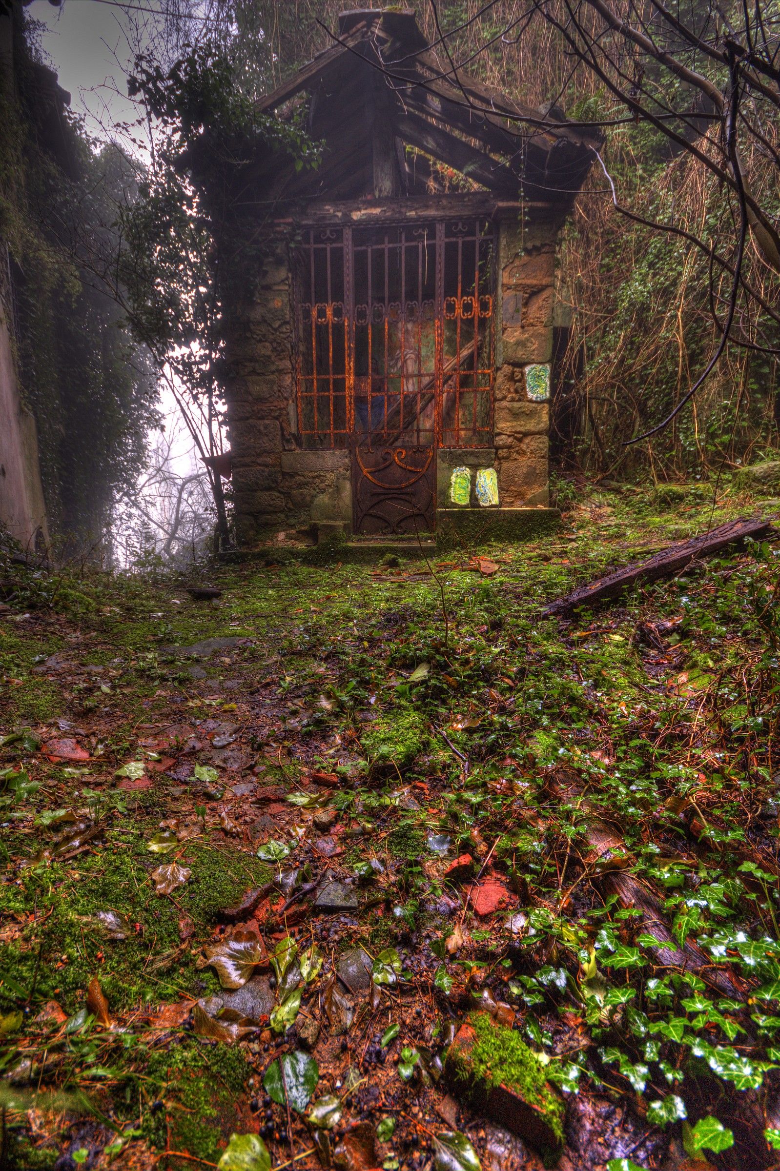 Bugnano. Ghost Country