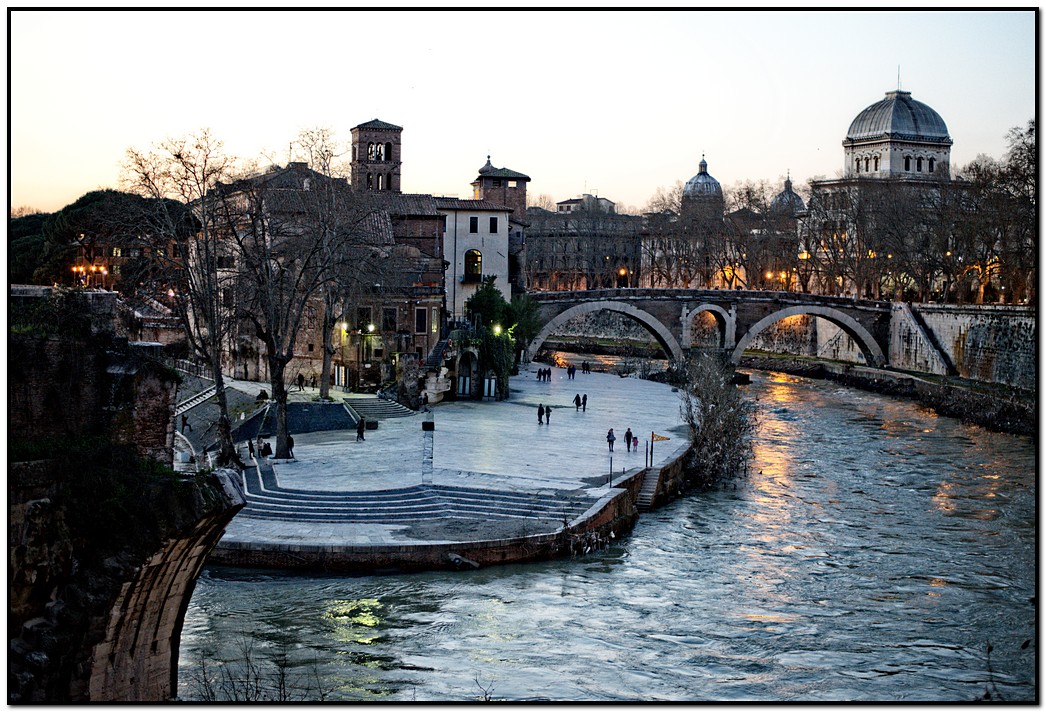 Tiber Island in HDR