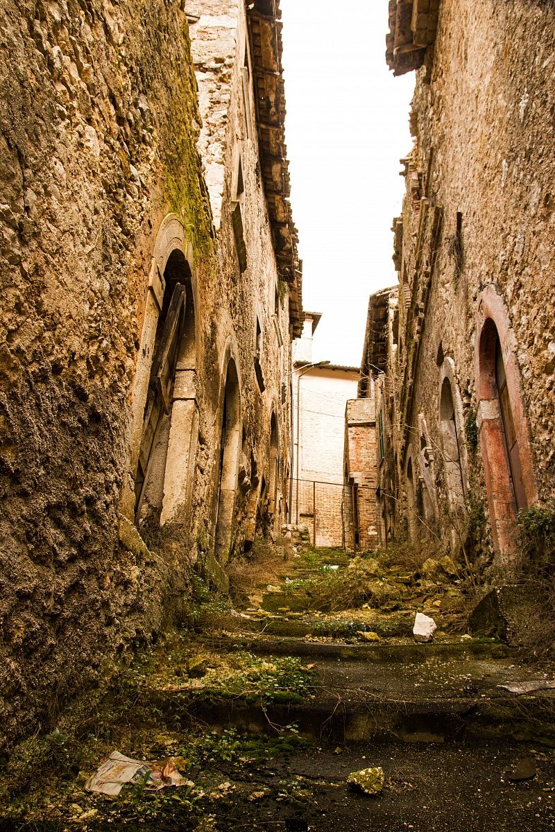 Abruzzo desolazione dopo che la terra ha tremato