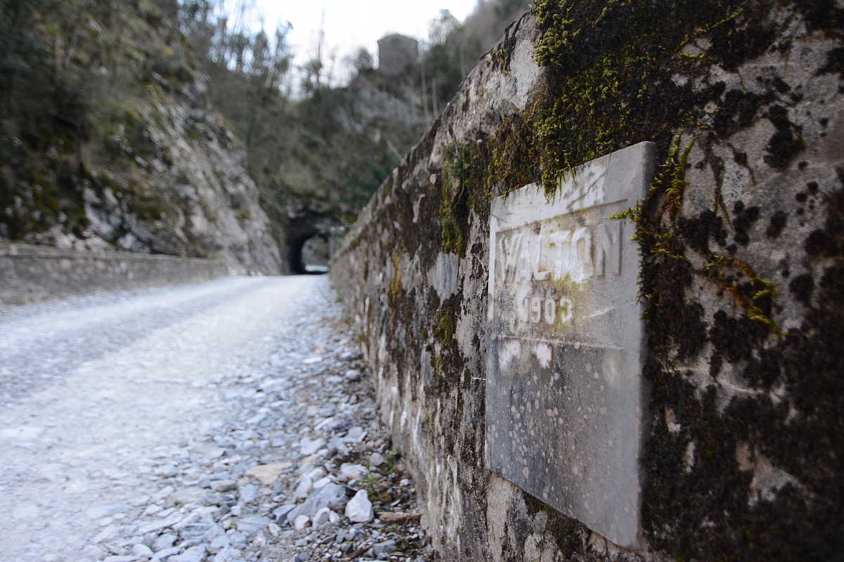 Equi terme, the path to the marble quarry
