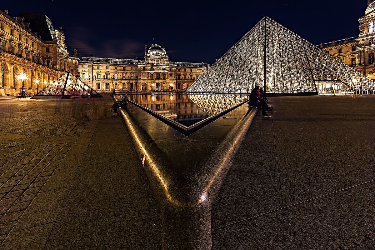 prospects in the Louvre, Paris