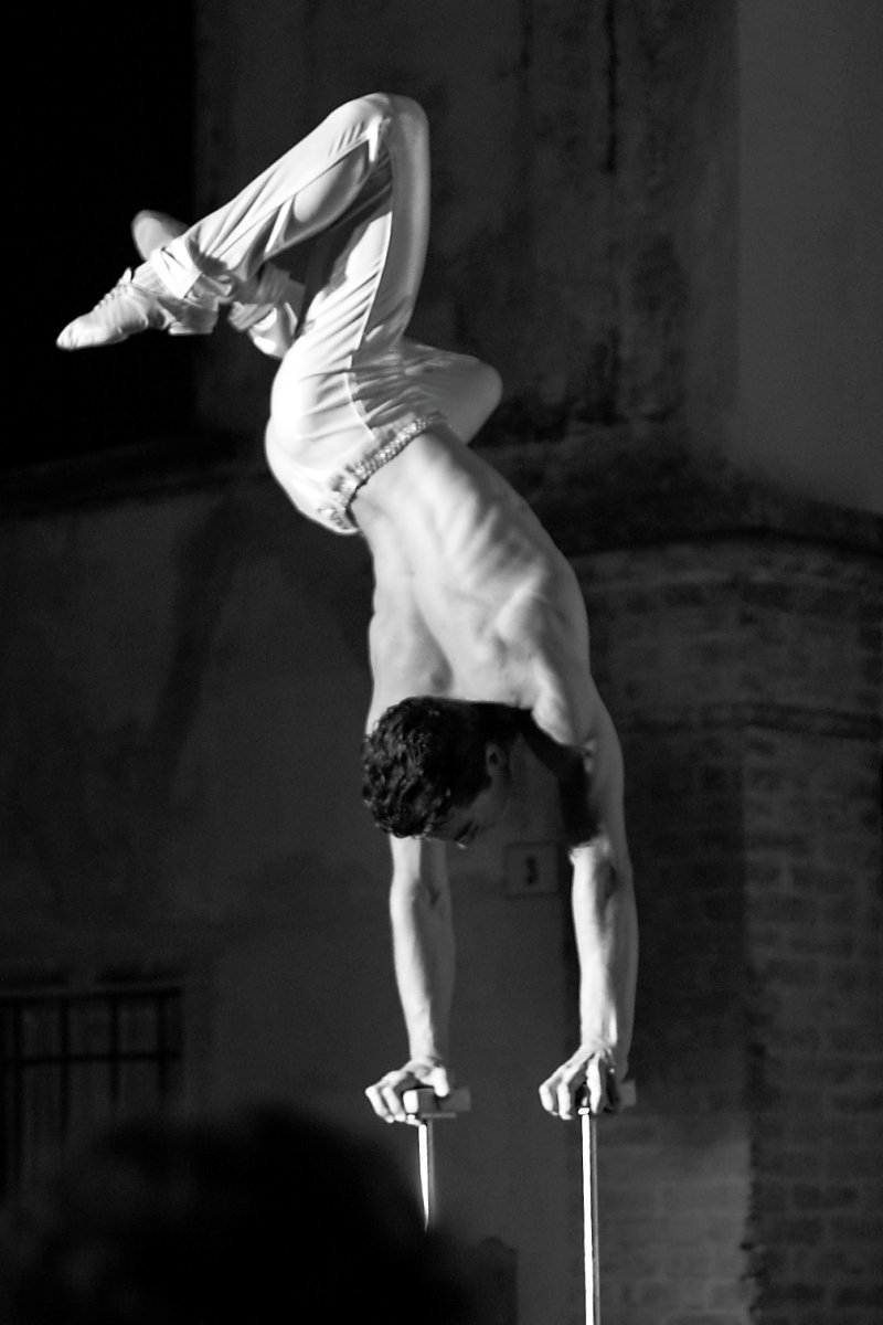 Togni circus athlete