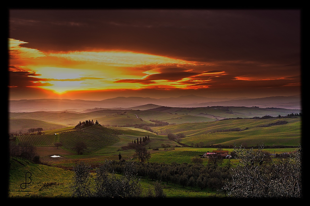 Sunrise in Val D'Orcia
